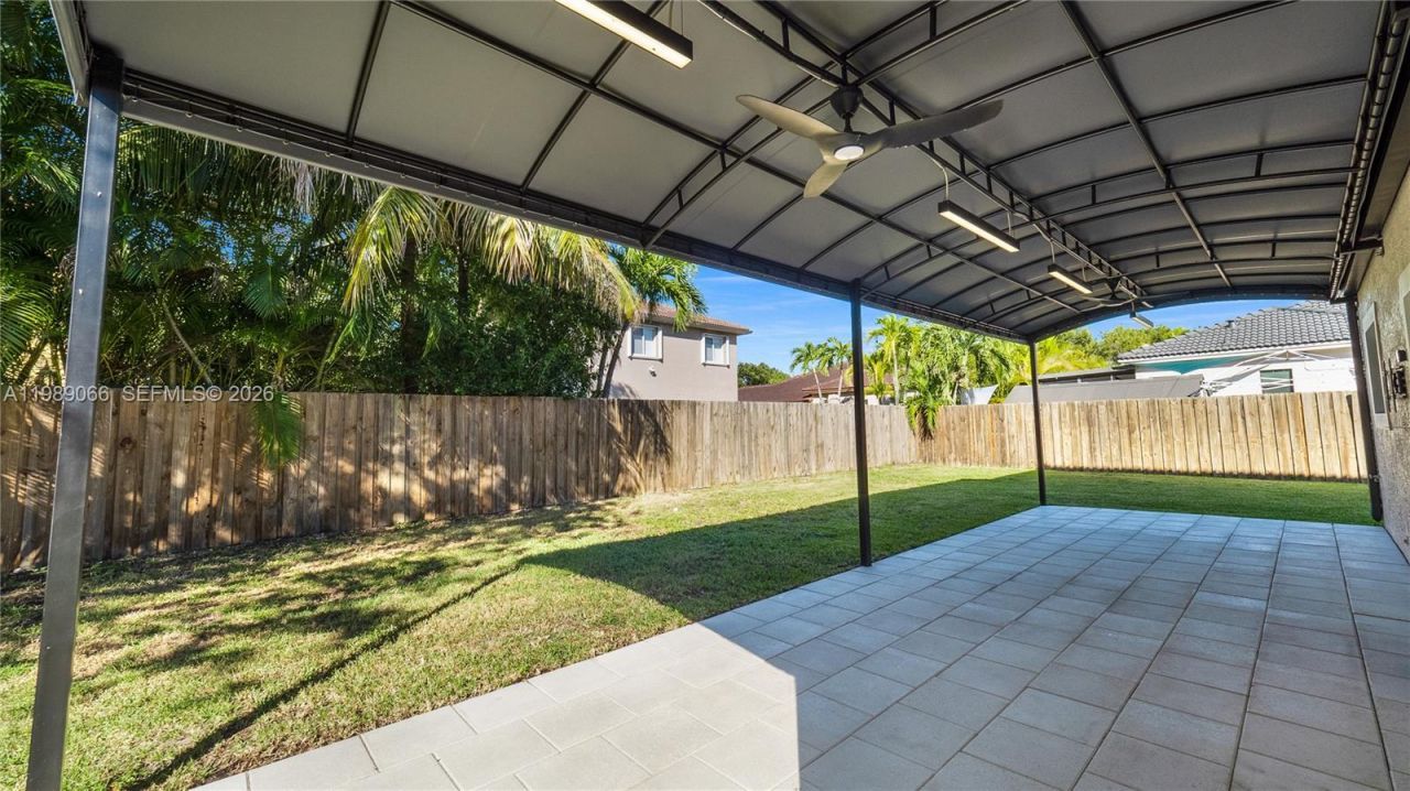 8933 SW 212th Ln, Cutler Bay, FL 33189 Photo