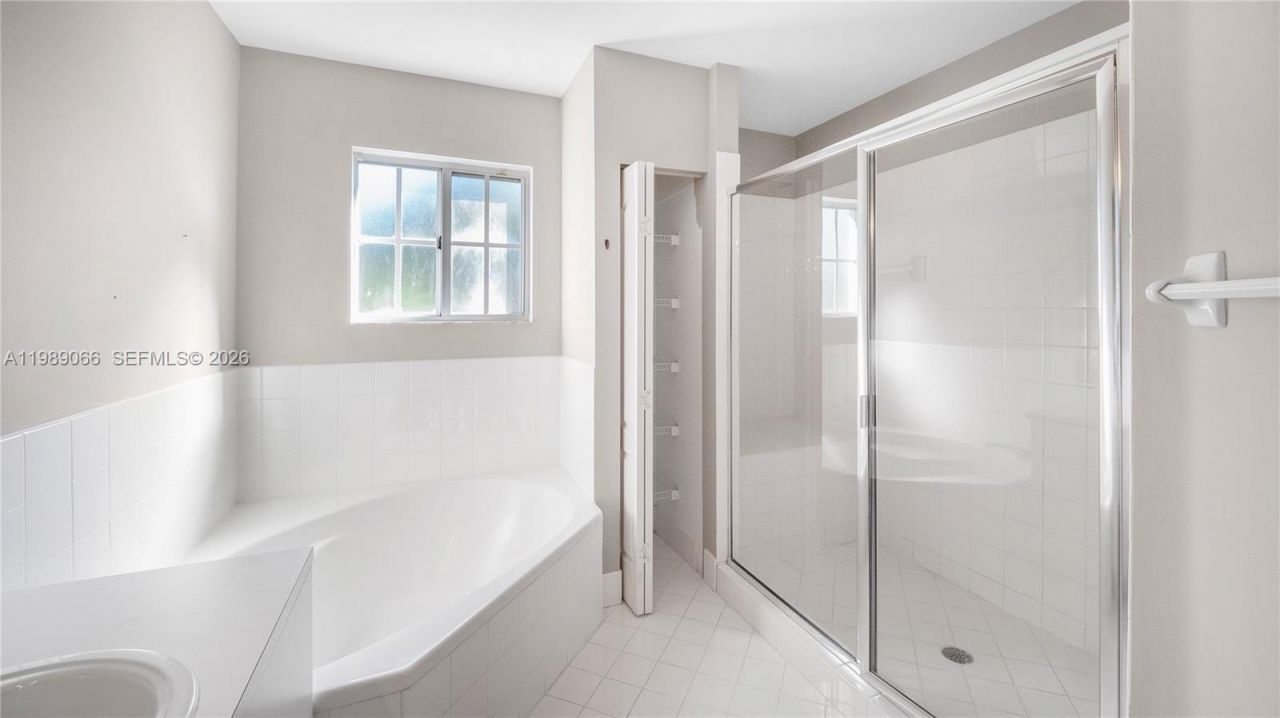 8933 SW 212th Ln, Cutler Bay, FL 33189 Photo