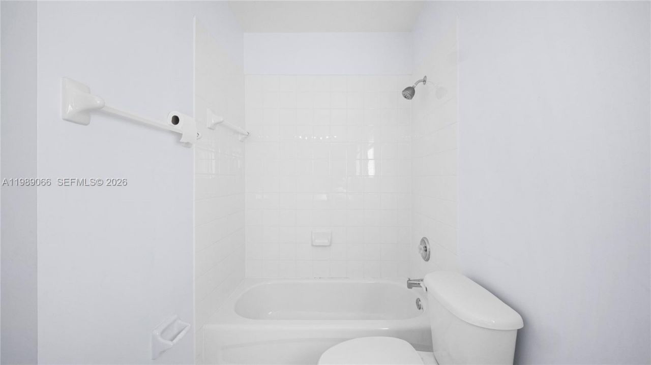 8933 SW 212th Ln, Cutler Bay, FL 33189 Photo