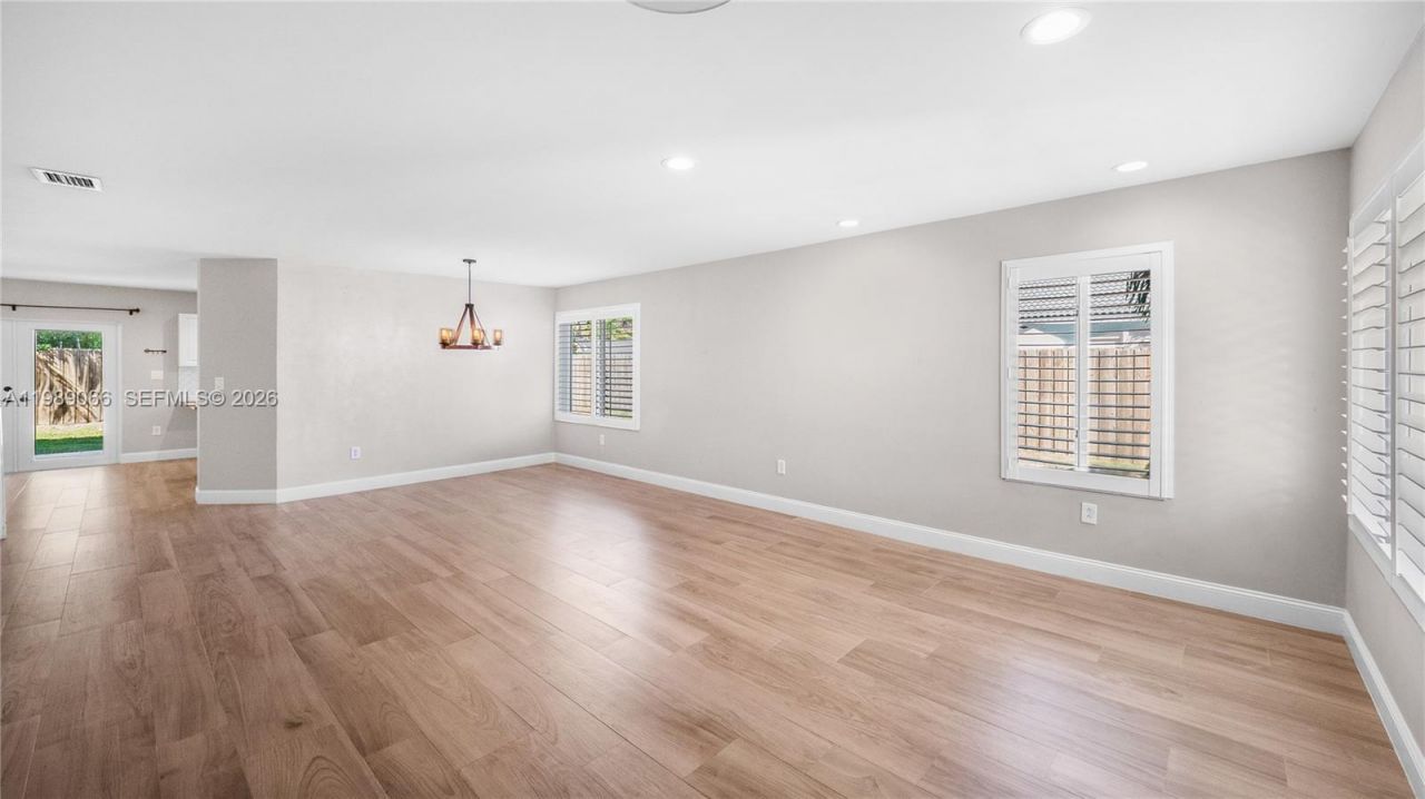 8933 SW 212th Ln, Cutler Bay, FL 33189 Photo