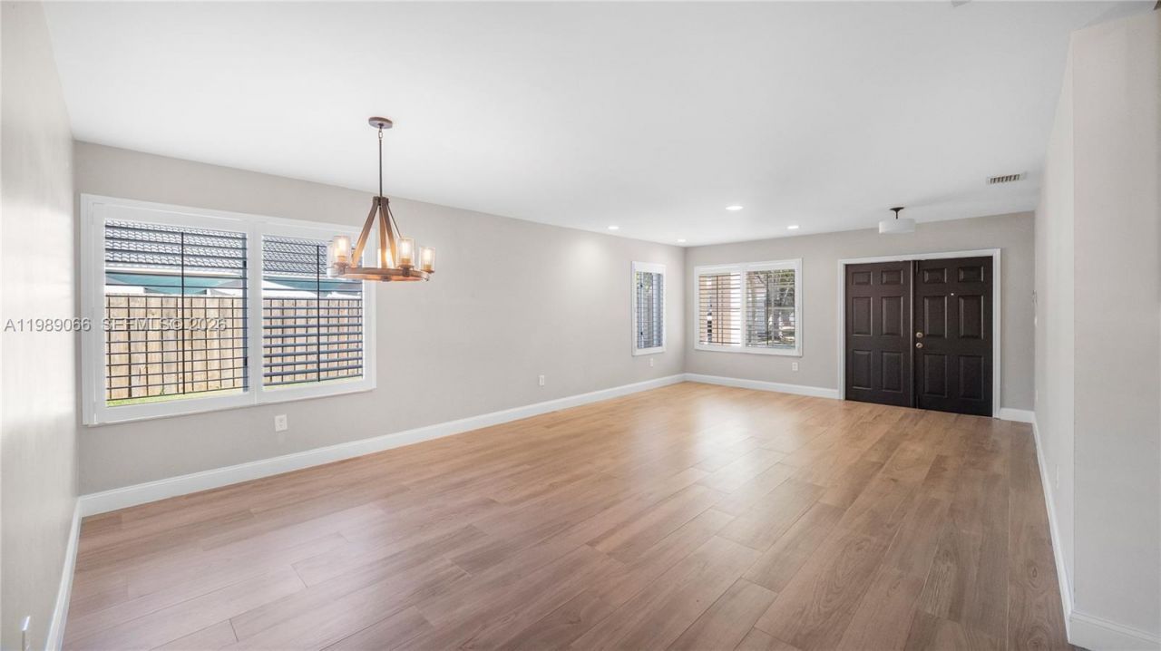 8933 SW 212th Ln, Cutler Bay, FL 33189 Photo