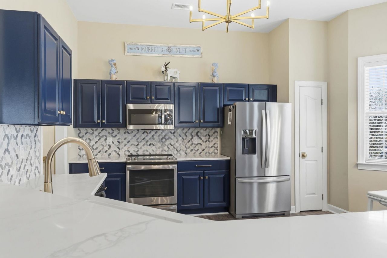 1135 N Blackmoor Dr. Photo 12