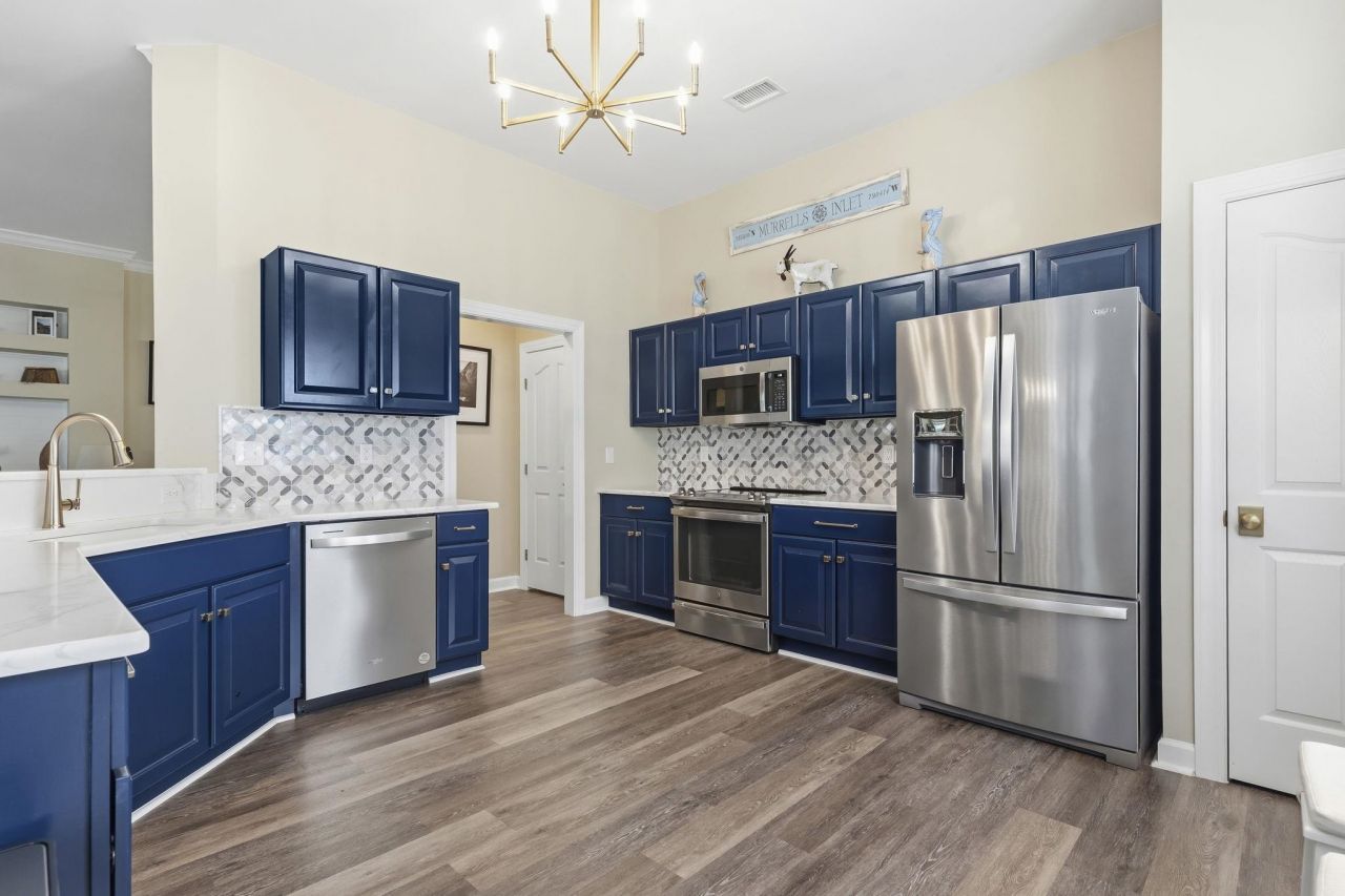 1135 N Blackmoor Dr. Photo 13