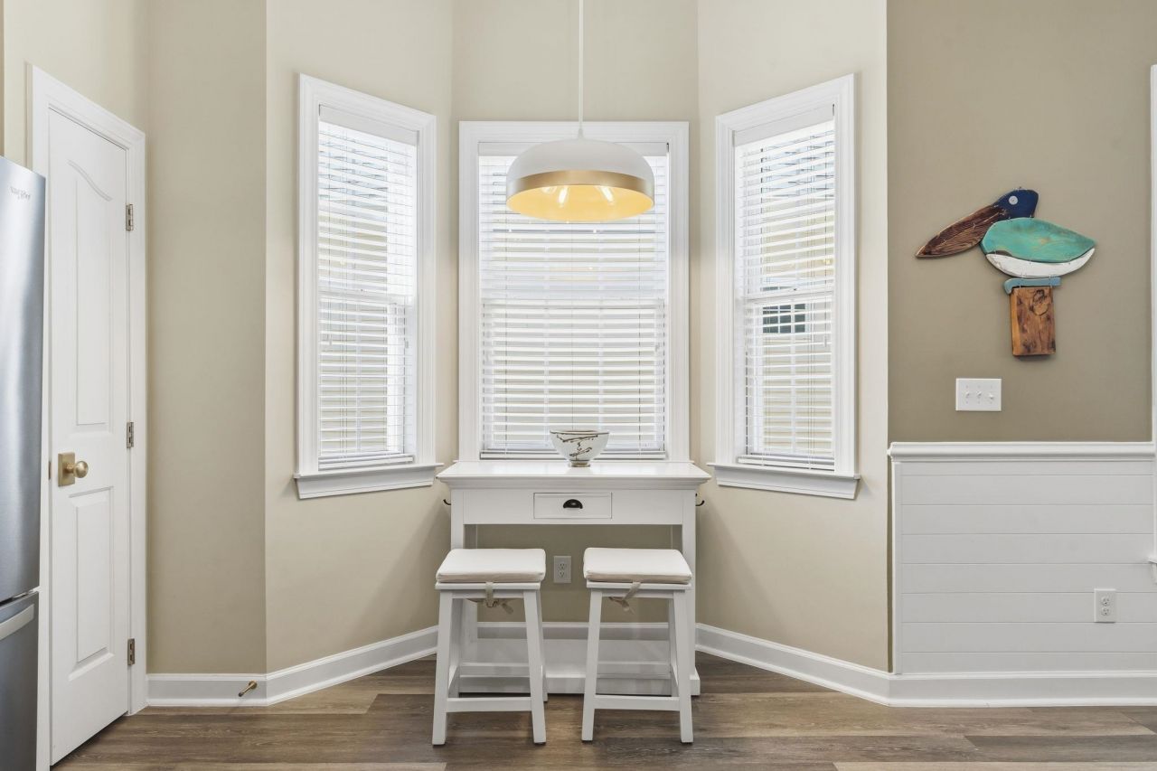 1135 N Blackmoor Dr. Photo 14