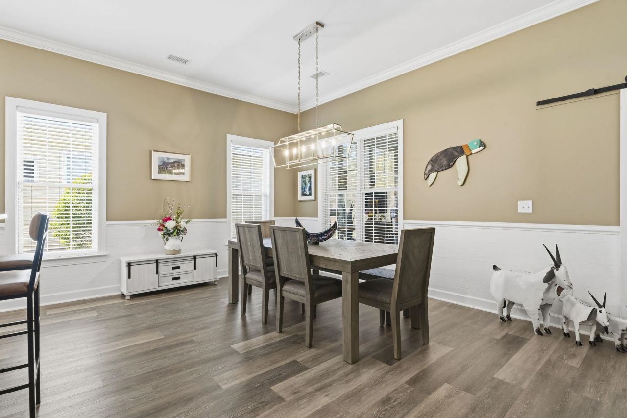 1135 N Blackmoor Dr. Photo 15