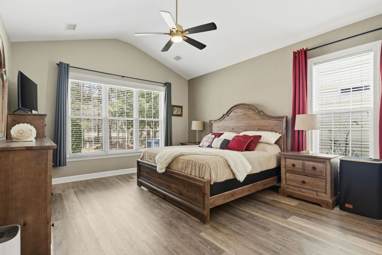 1135 N Blackmoor Dr. Photo 16