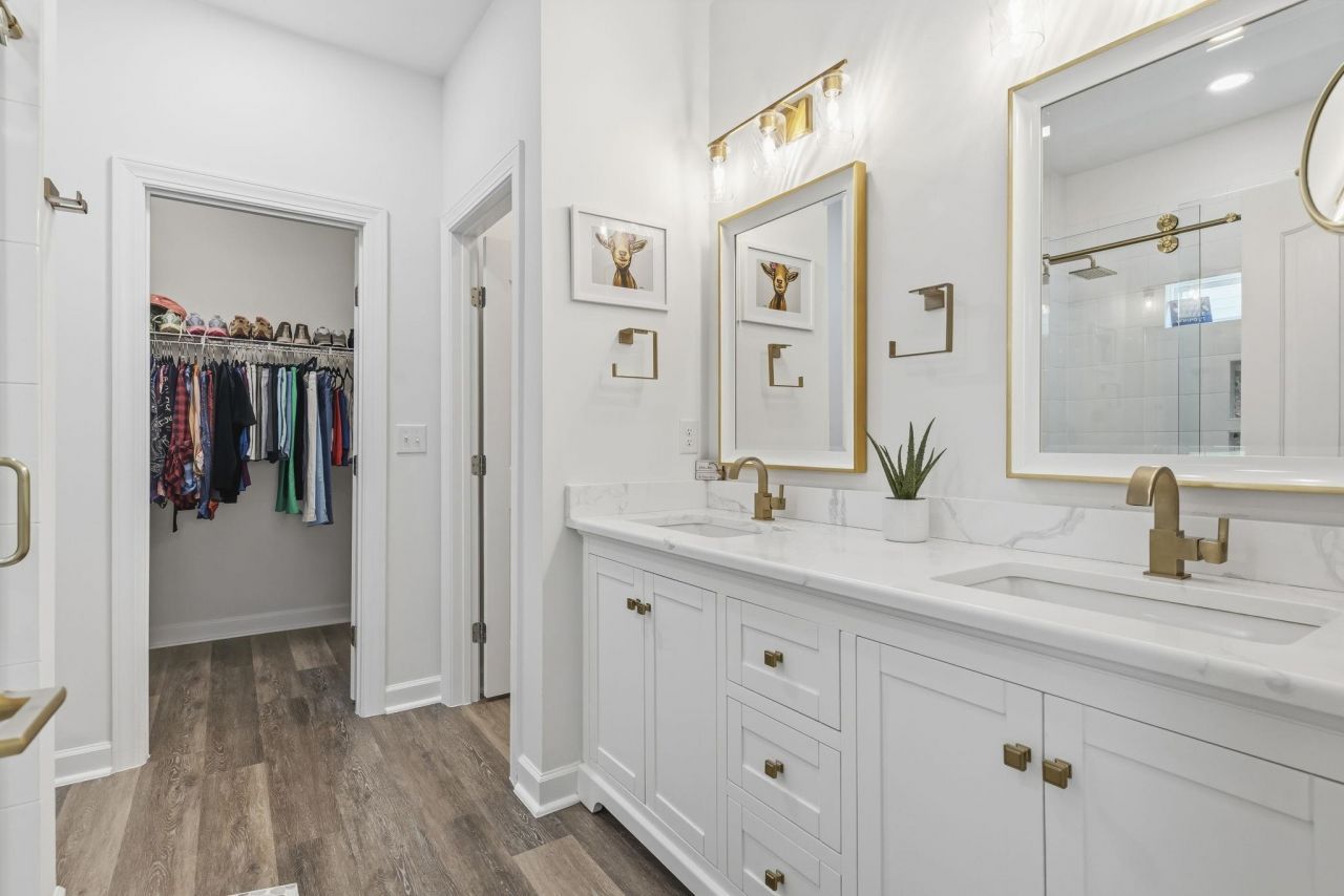 1135 N Blackmoor Dr. Photo 17