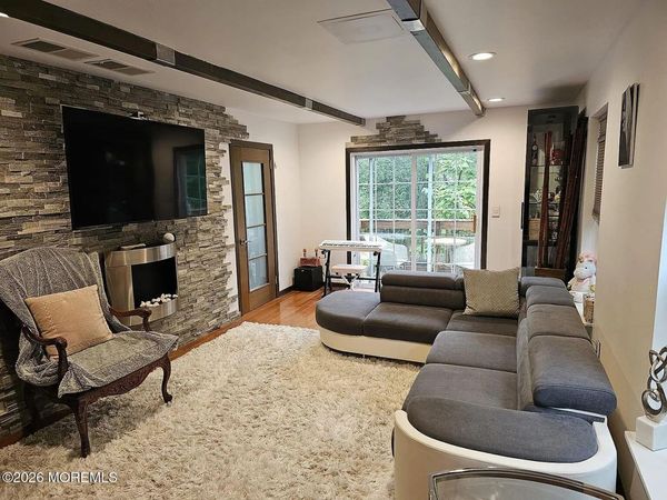 10 Russell Court, Matawan, NJ 07747