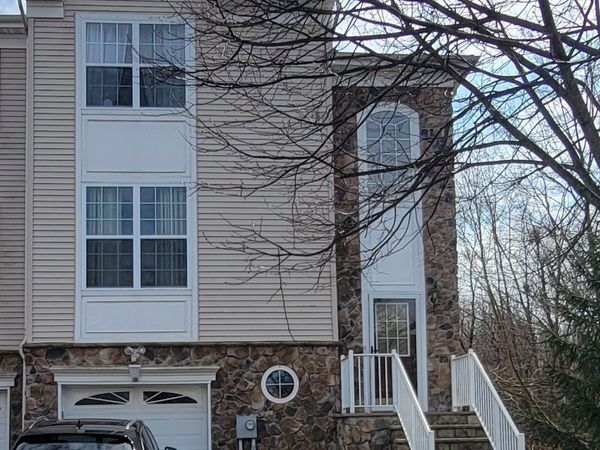 10 Russell Court, Matawan, NJ 07747