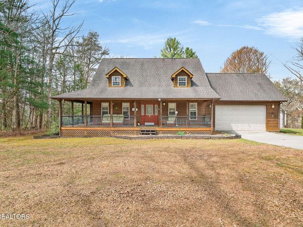 81 Pine Tree Circle, Crossville, TN 38571