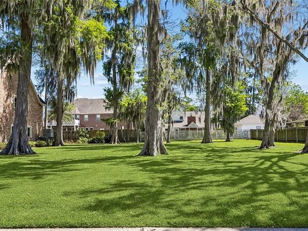 50 BELLE GROVE Drive, Destrehan, LA 70047