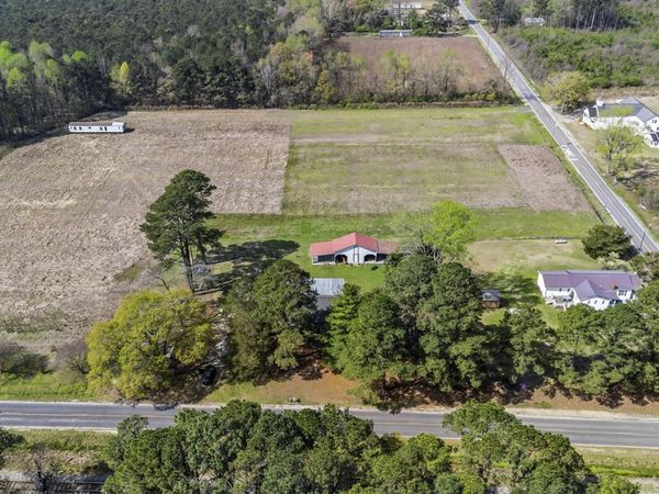 325 Bartlett Road , Warsaw, NC 28398