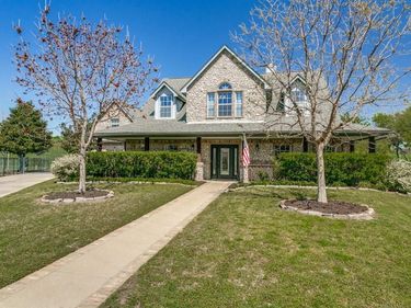5849 River Meadows Place, Fort Worth, TX 76112