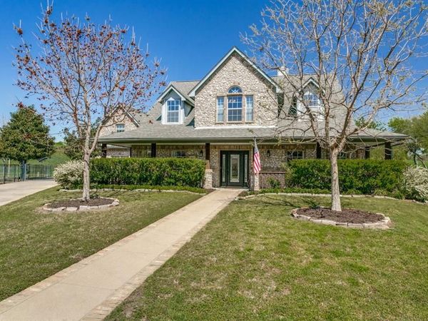 5849 River Meadows Place, Fort Worth, TX 76112