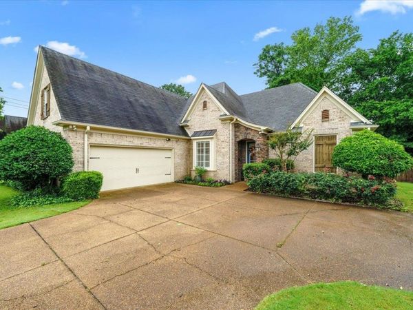 1655 NEWTON OAK CIR, Memphis, TN 38117