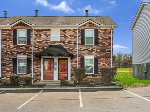 224 Edgewood Dr , Hendersonville, TN 37075