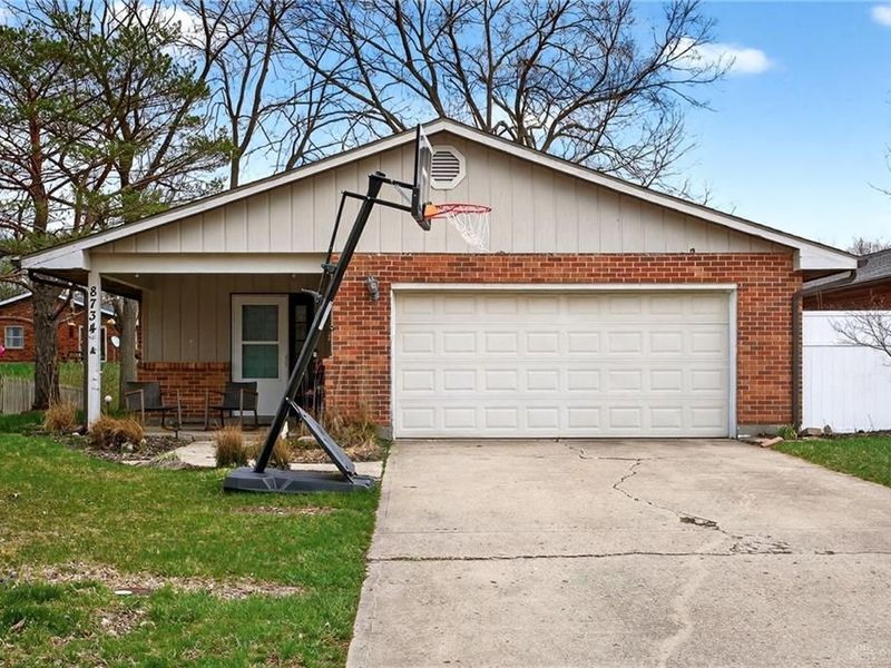 8734 Shadycreek Drive, Centerville, OH 45458 Photo 2