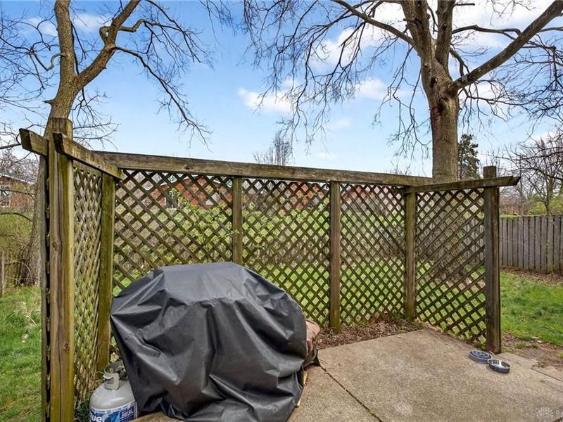 8734 Shadycreek Drive, Centerville, OH 45458 Photo 32