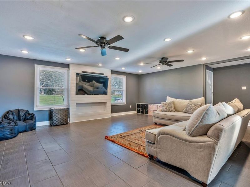 6116 Melody Road NE, Canton, OH 44721 Photo 3