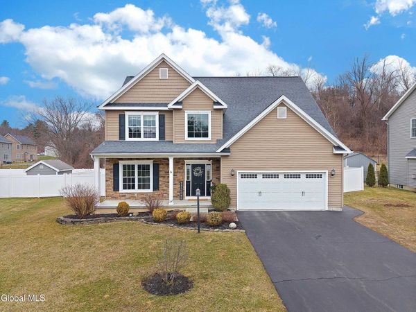 6 Jennifer Drive, Mechanicville, NY 12118