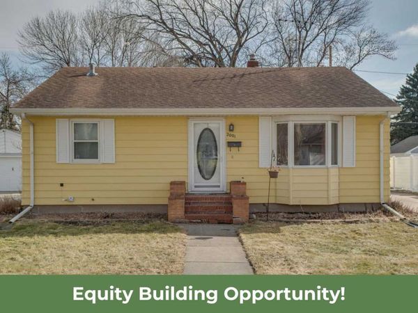 2001 8th Street N, Fargo, ND 58102