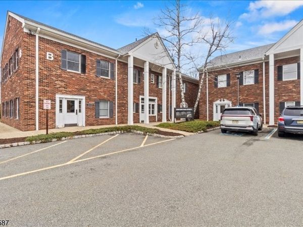 530 EA Main St unit 5B, Chester, NJ 07930