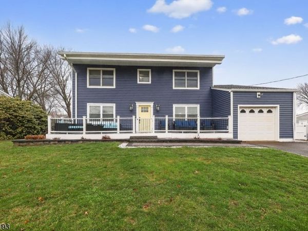 9 Linwood Rd, Mount Olive, NJ 07836