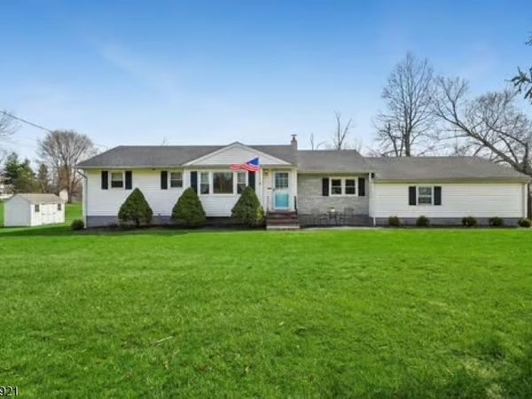 91 Sycamore Ave, Bridgewater, NJ 08807