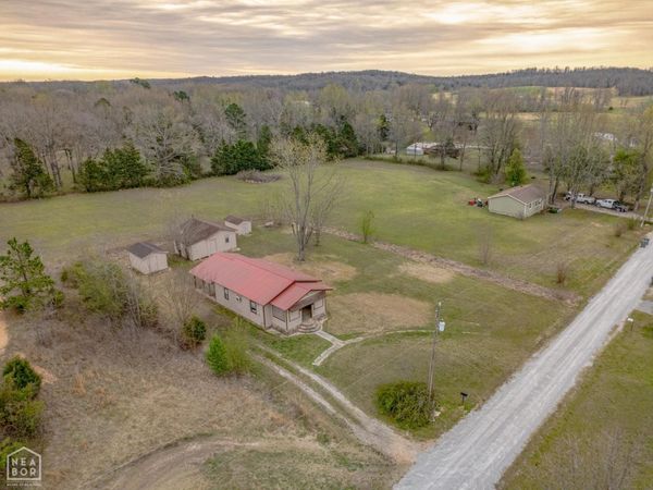 40 Lige Ln, Cave City, AR 72521