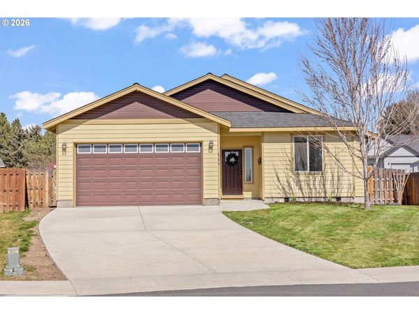 389 NE BLACK BEAR ST, Prineville, OR 97754