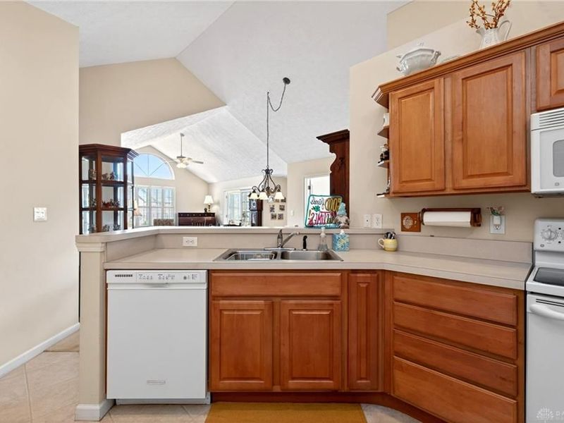 454 Beth Page Circle, Washington Township, OH 45458 Photo 19