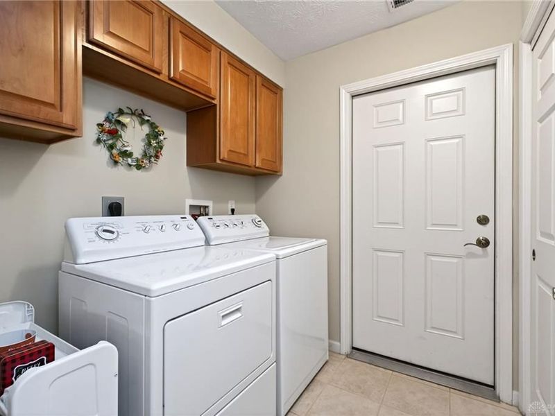 454 Beth Page Circle, Washington Township, OH 45458 Photo 22