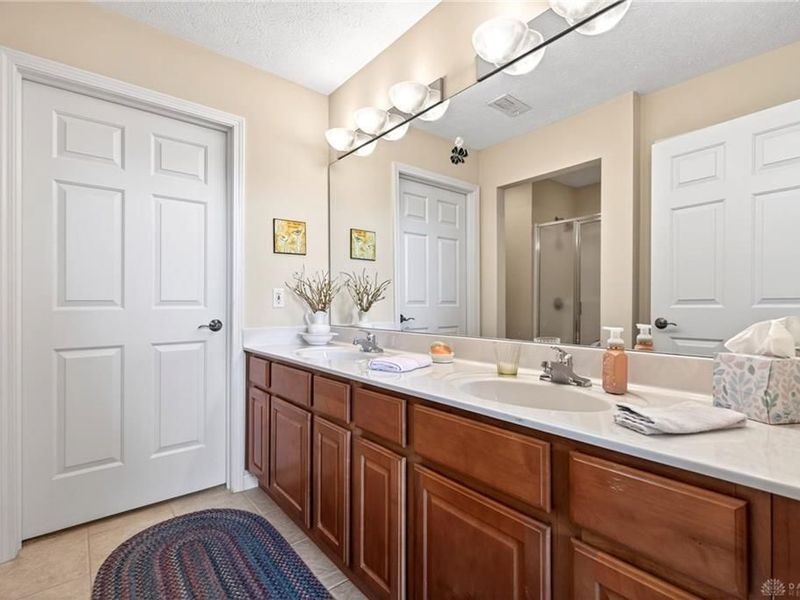 454 Beth Page Circle, Washington Township, OH 45458 Photo 26