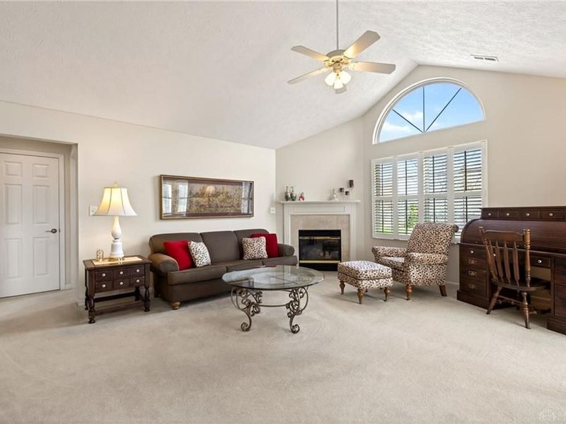 454 Beth Page Circle, Washington Township, OH 45458 Photo 6