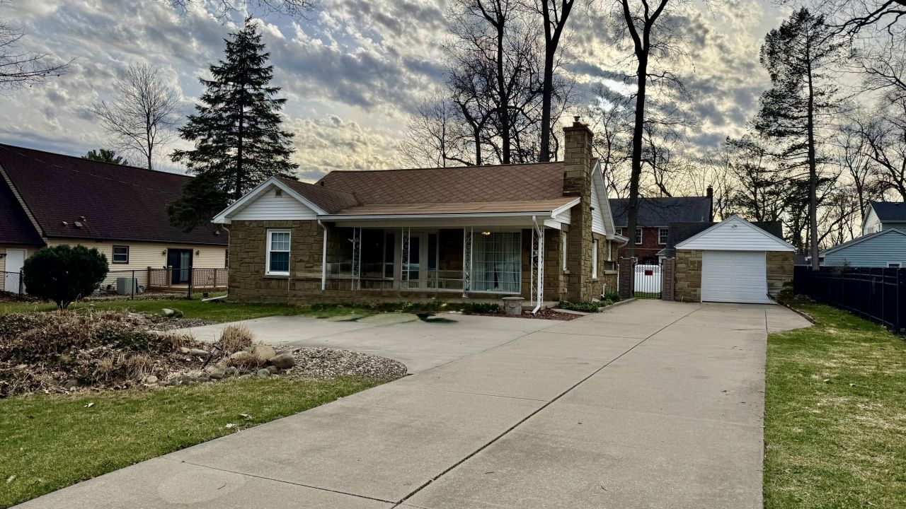 1004 Capital Avenue Sw, Battle Creek, MI 49015 Main Photo