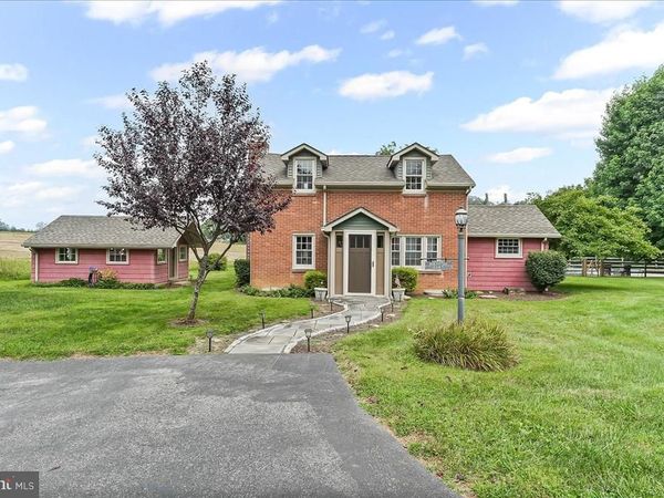 1439 MIDDLETOWN ROAD , GLEN MILLS, PA 19342