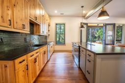 153 Tarbell Lane photo 4