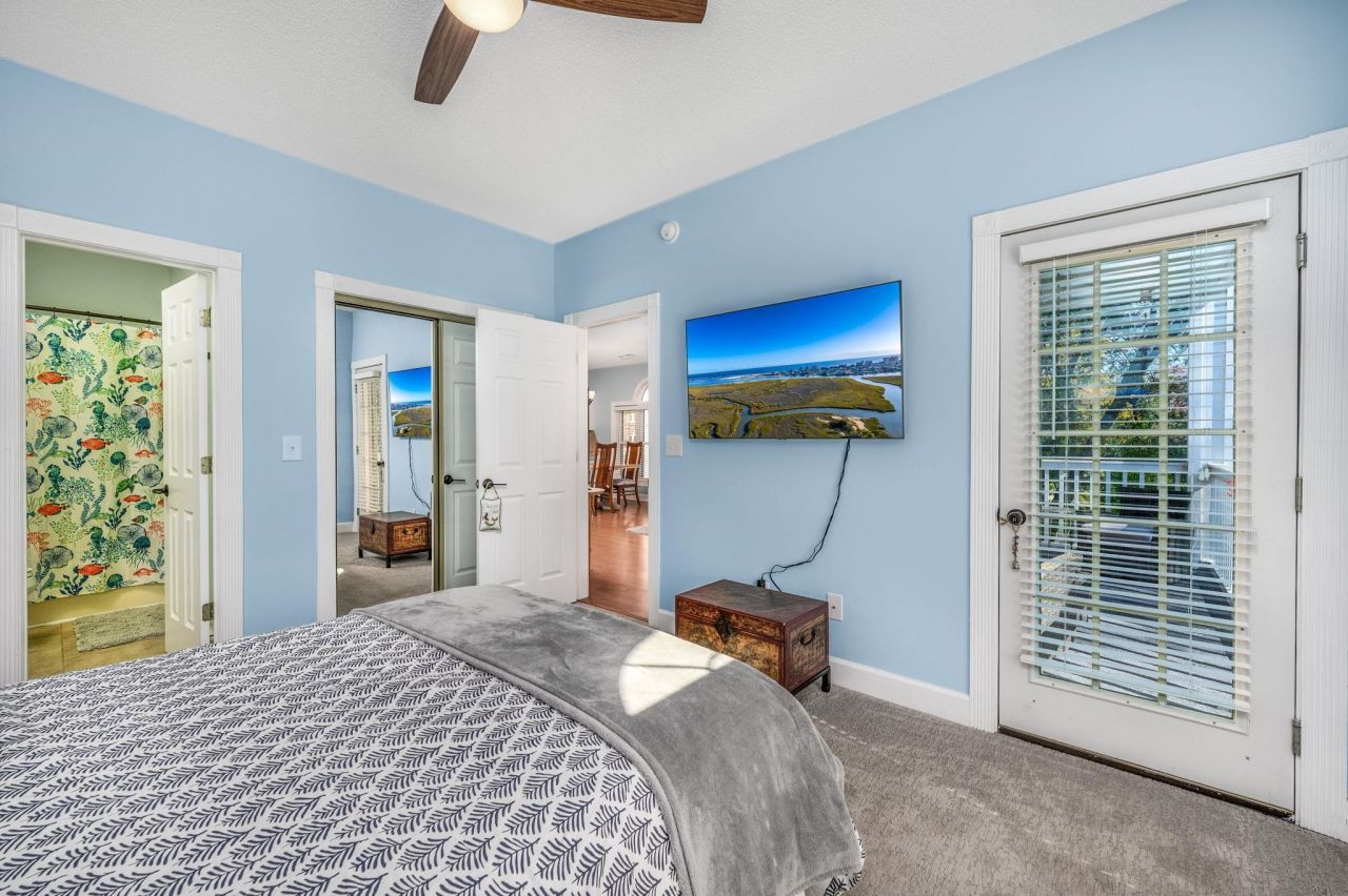 687 Riverwalk Dr.  Photo 13