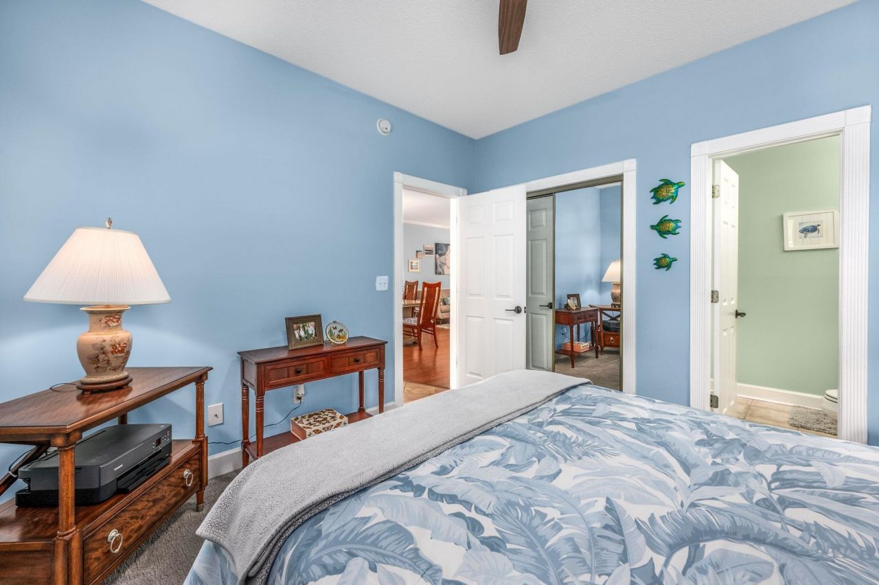 687 Riverwalk Dr.  Photo 16