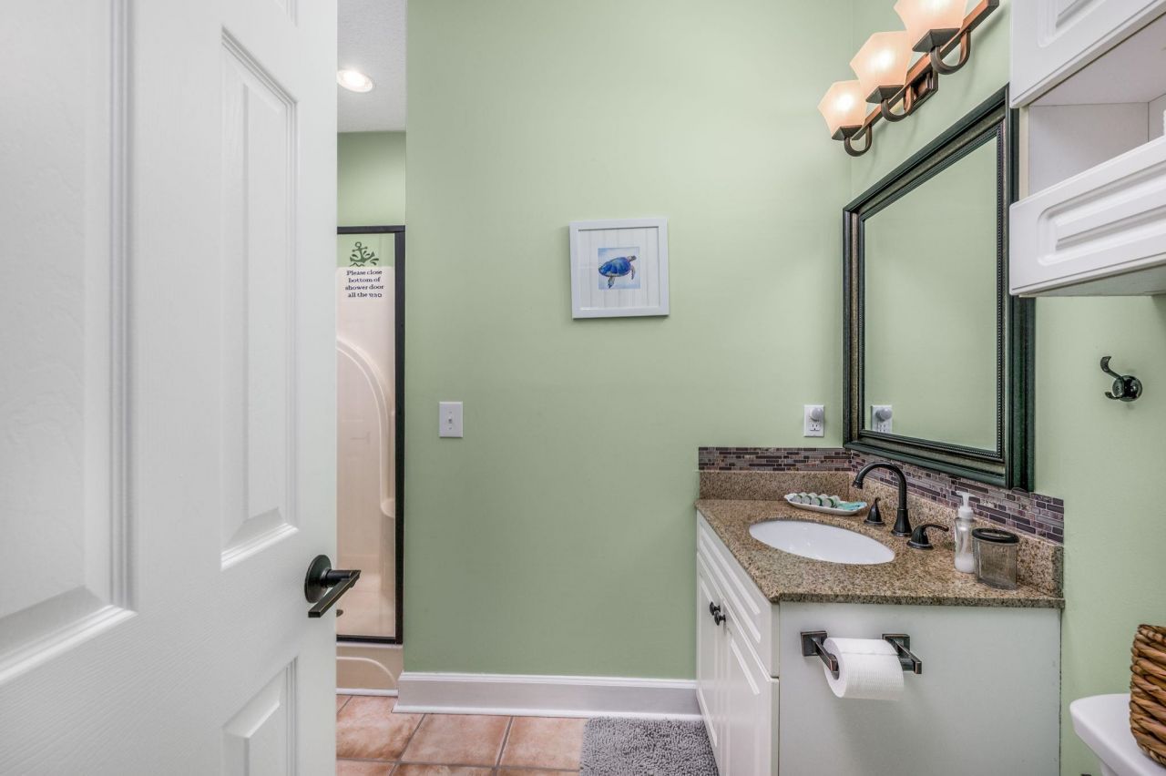 687 Riverwalk Dr.  Photo 17