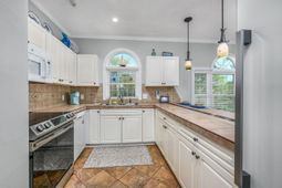 687 Riverwalk Dr.  photo 4