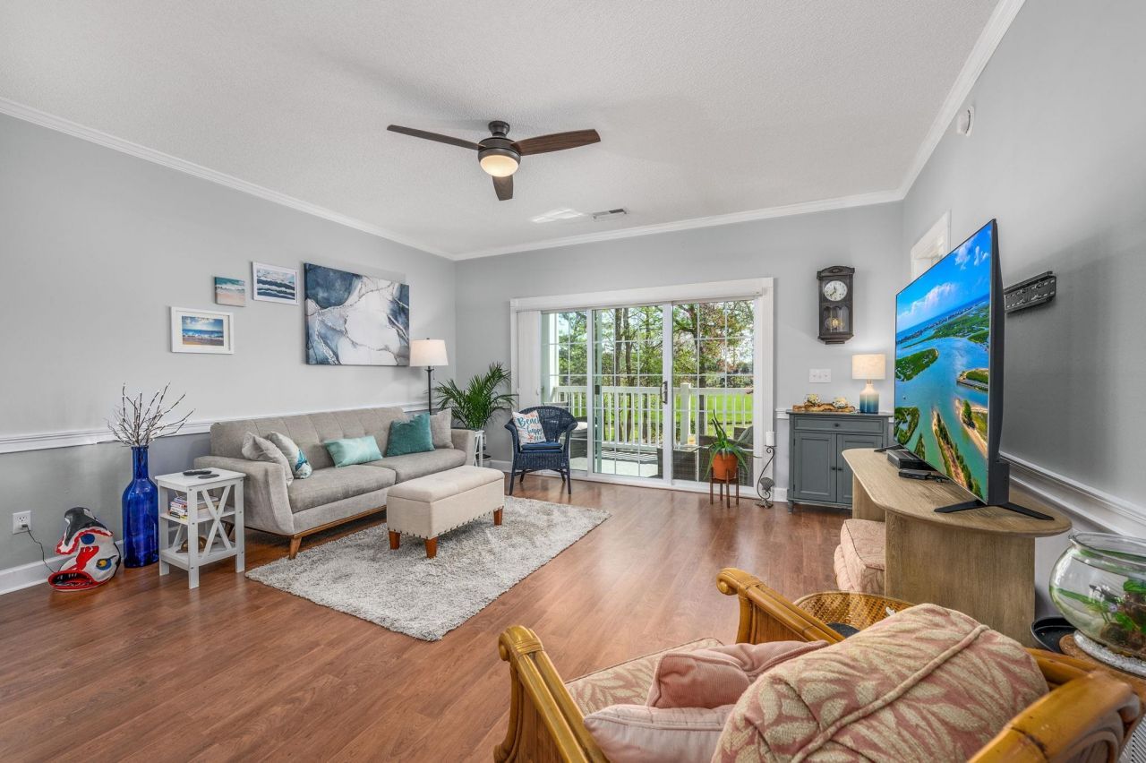 687 Riverwalk Dr.  Photo 9