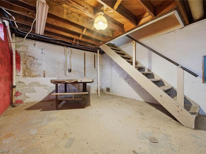 163 E Ford Avenue, Barberton, OH 44203 Photo 29