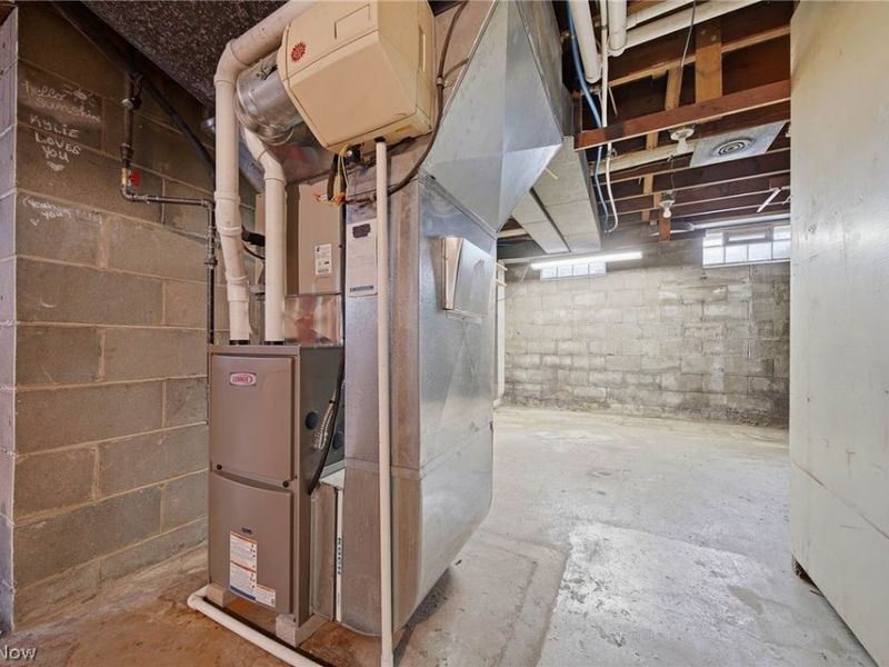 163 E Ford Avenue, Barberton, OH 44203 Photo 30