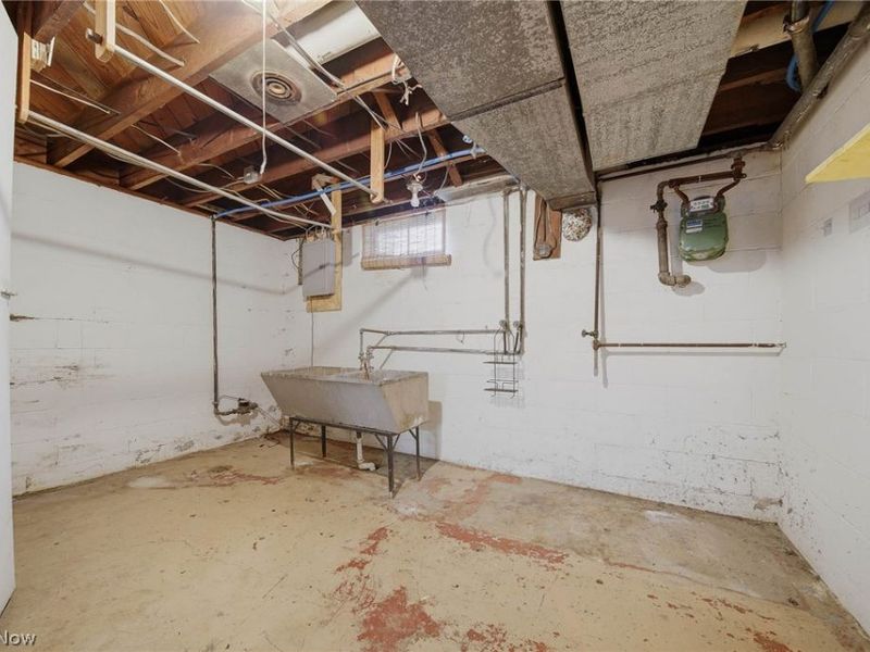 163 E Ford Avenue, Barberton, OH 44203 Photo 33