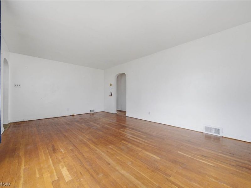 163 E Ford Avenue, Barberton, OH 44203 Photo 6