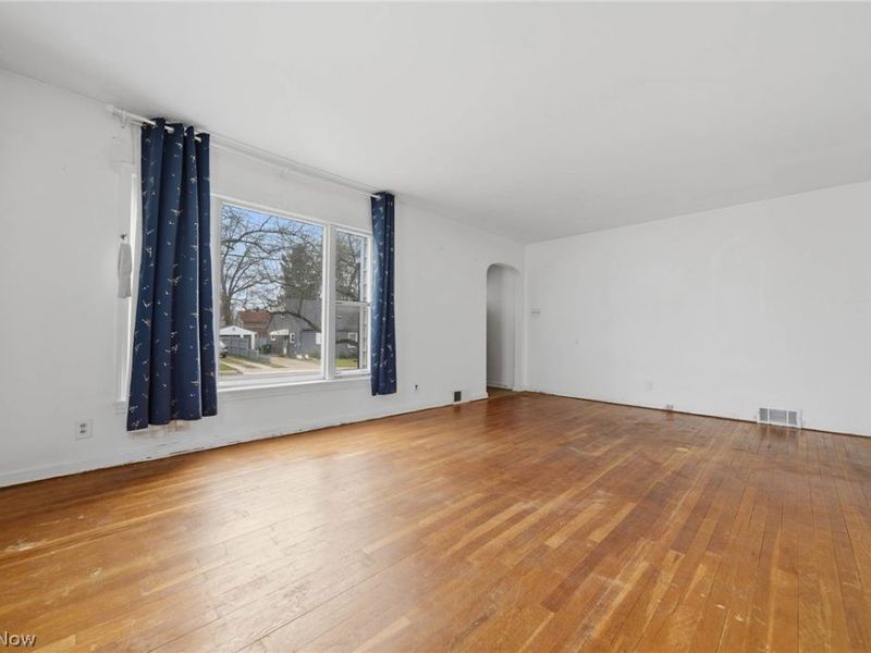 163 E Ford Avenue, Barberton, OH 44203 Photo 7