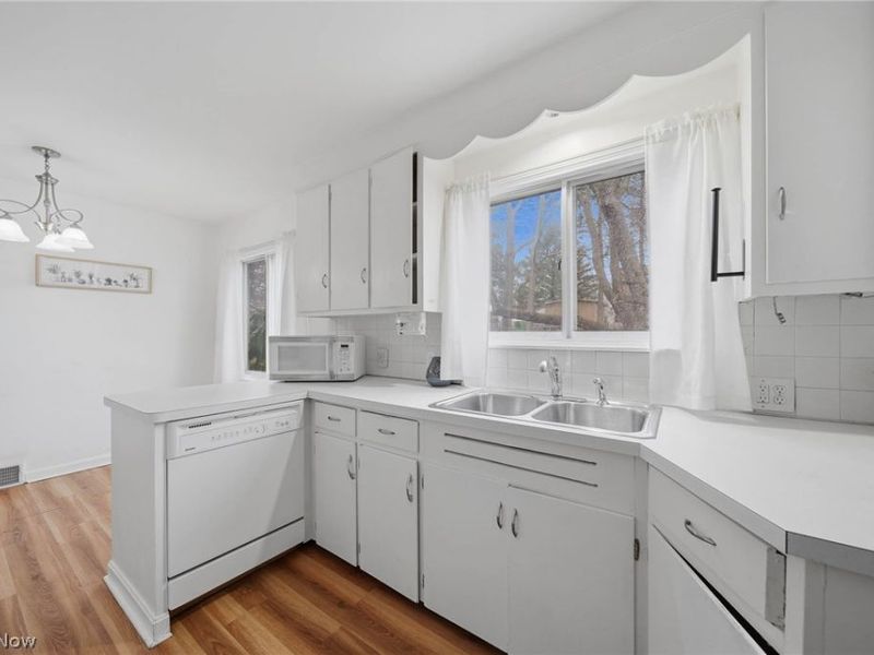 163 E Ford Avenue, Barberton, OH 44203 Photo 8