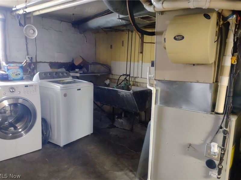 63 W Long Street , Akron, OH 44301 Photo 17