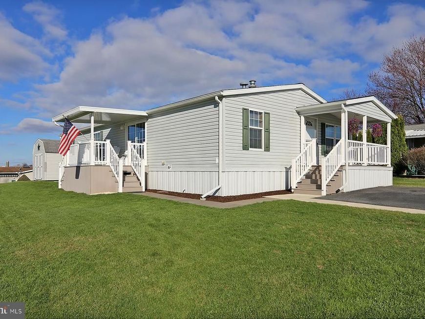 1300 E Kercher Avenue, Unit 3, Myerstown, PA 17067 Main Photo